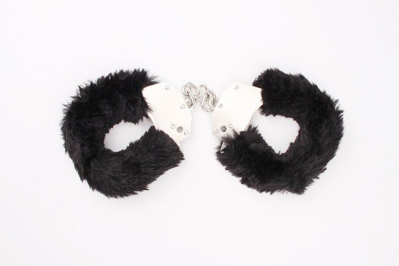 CHISA - Fur-lined Handcuffs 毛毛鐵手扣